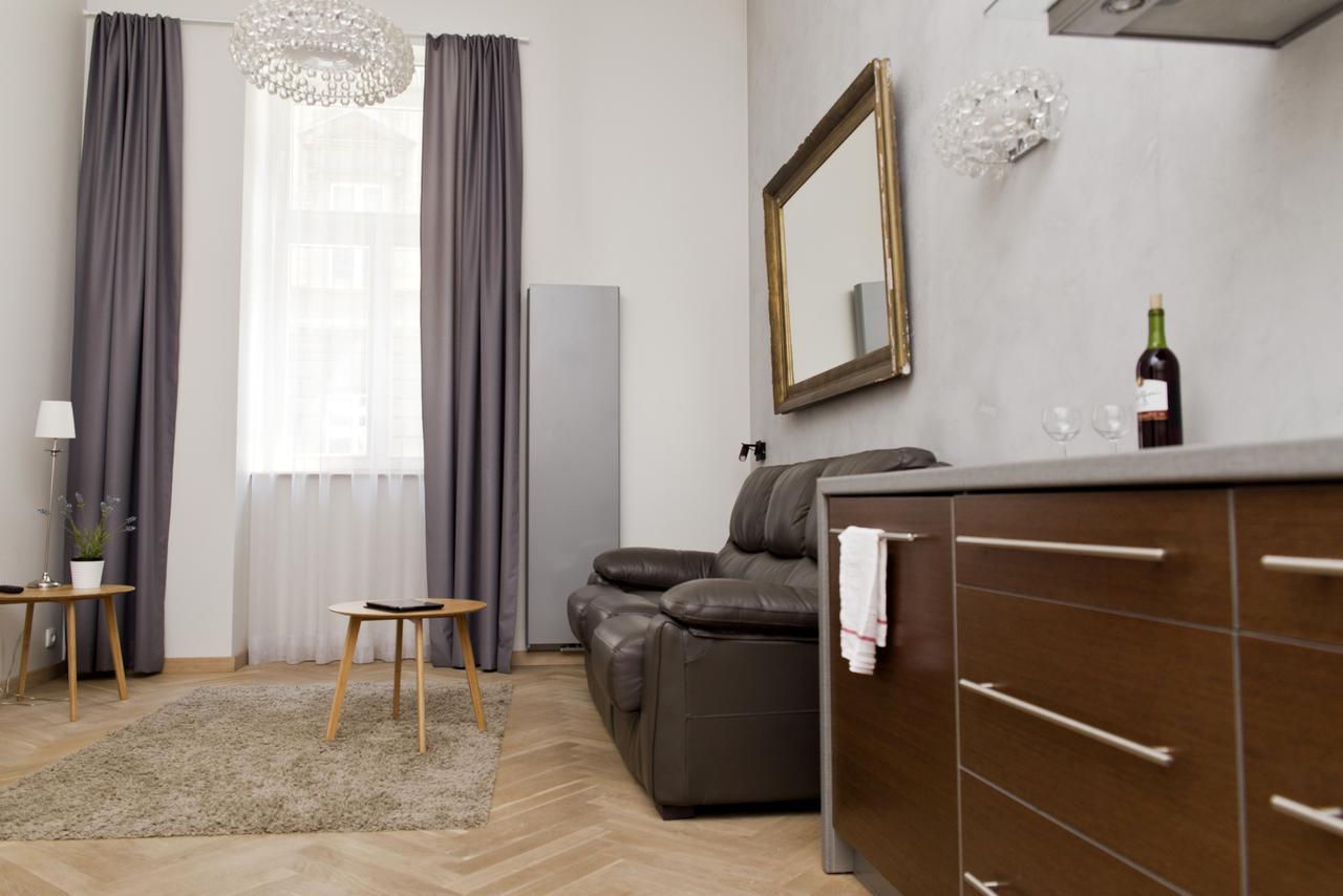 Light Rooms Apartment Krasków Dış mekan fotoğraf